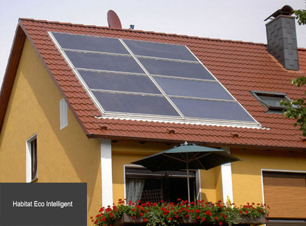 maison toit panneau solaire